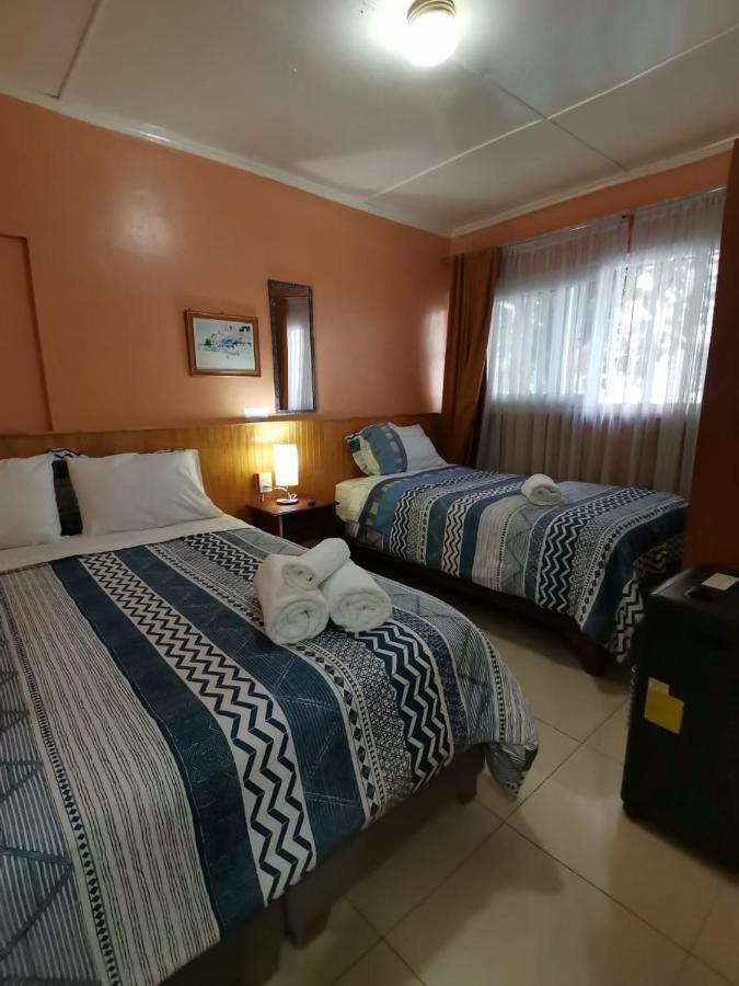 Hostal Las Heras 特木科 外观 照片